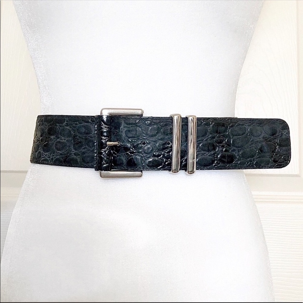 *SOLD* VINTAGE ESCADA EMBOSSED BLACK LEATHER BELT